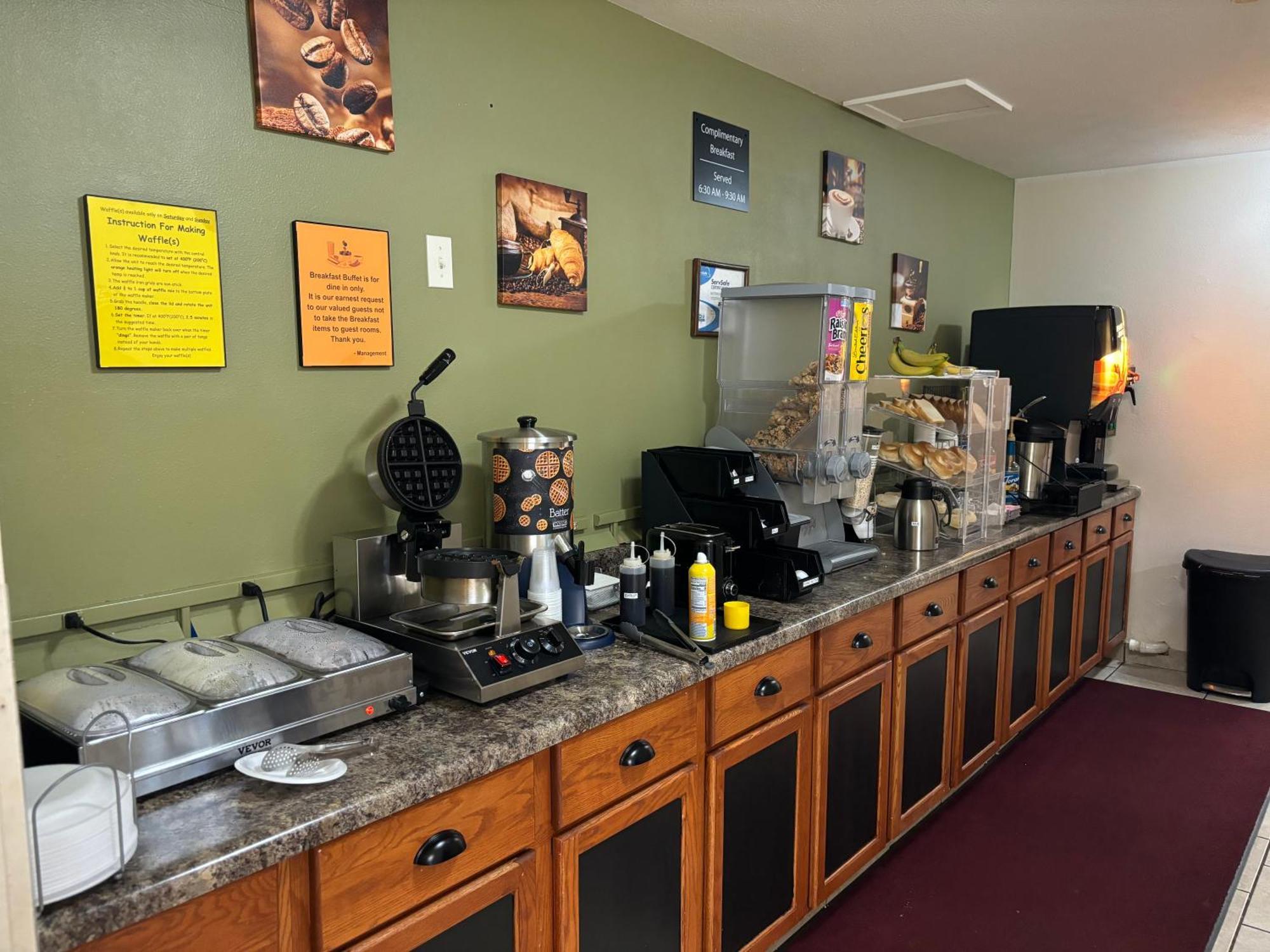Amerivu Inn And Suites Shawano Wi Kültér fotó