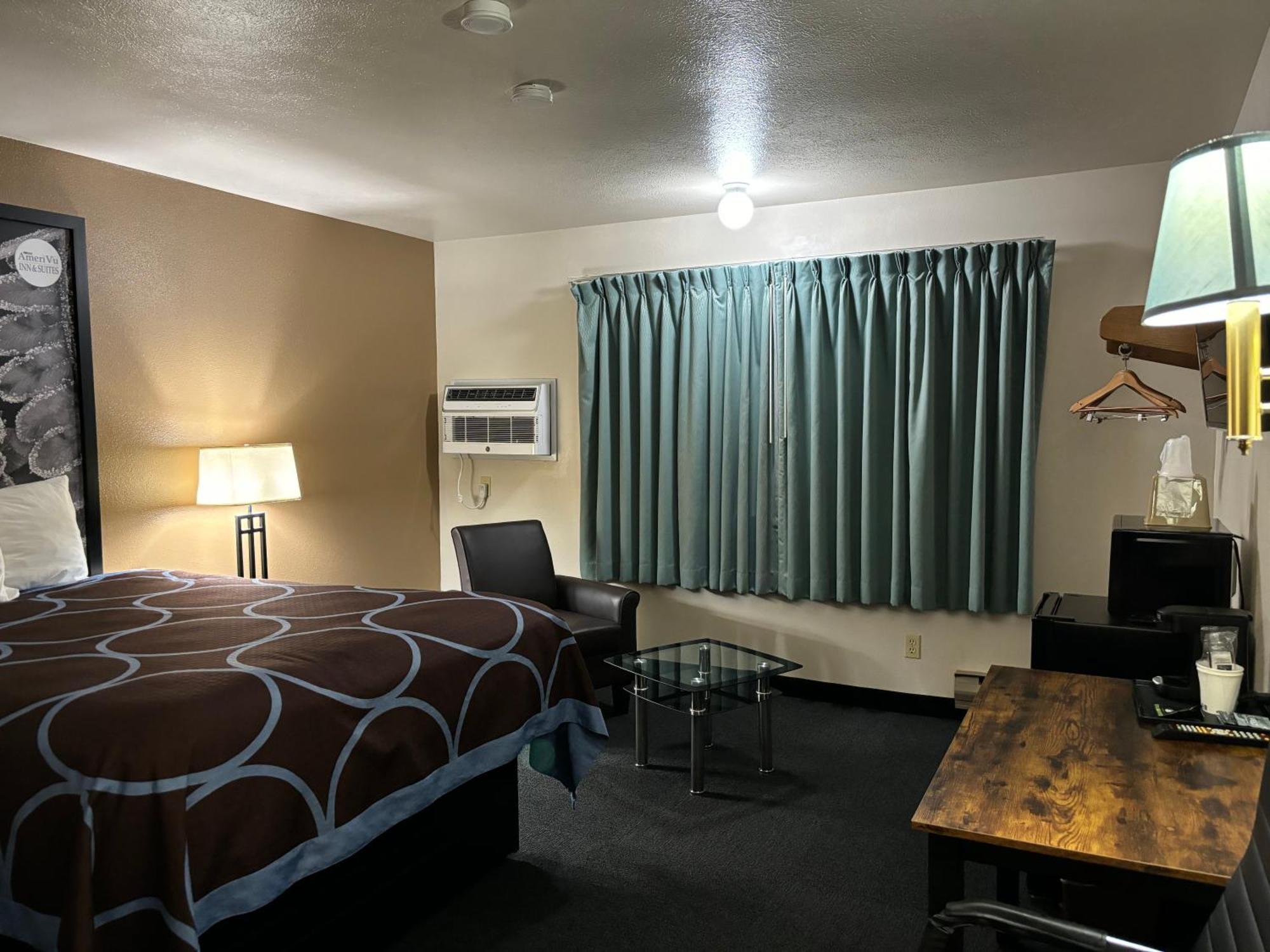 Amerivu Inn And Suites Shawano Wi Kültér fotó