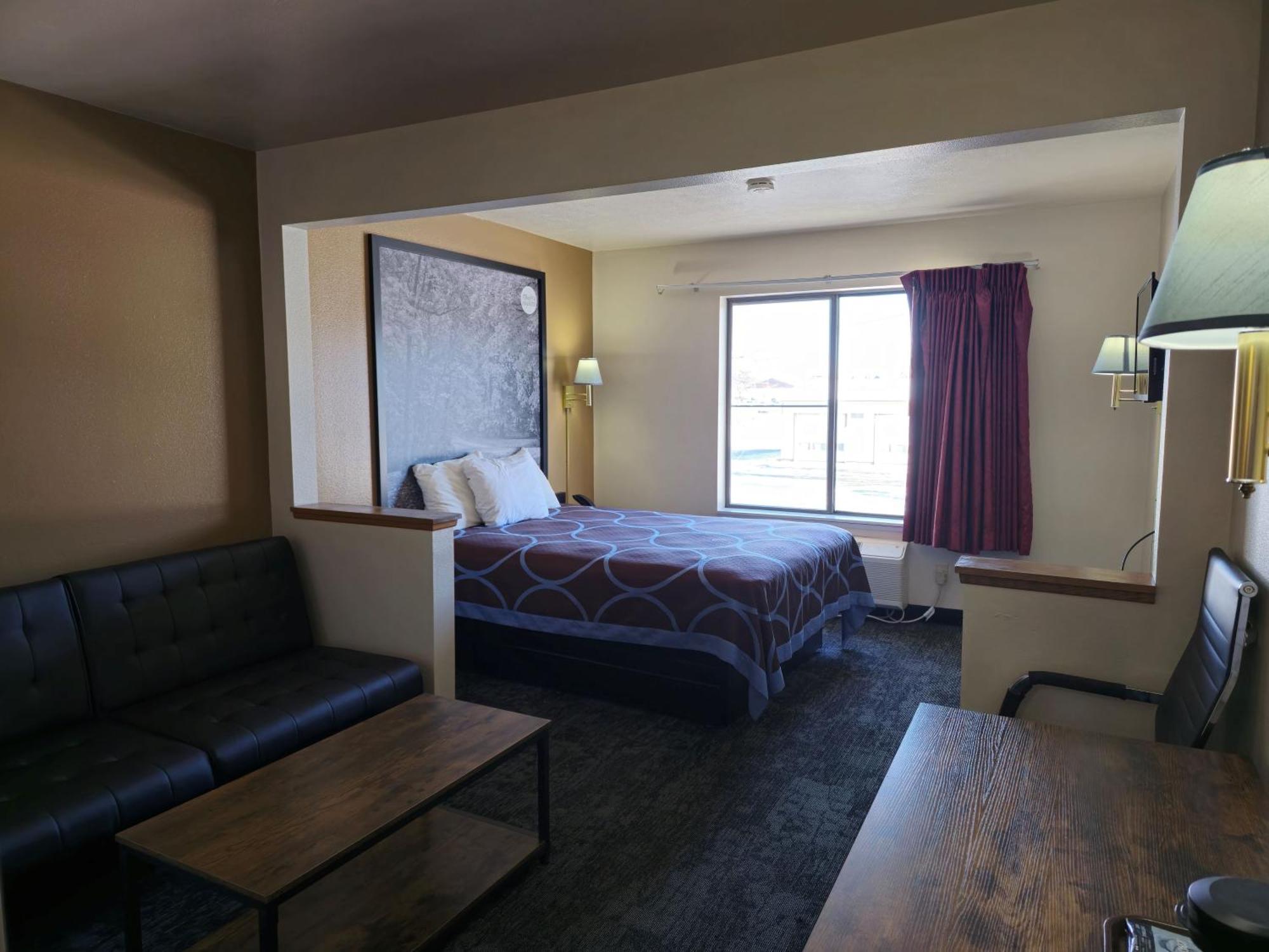 Amerivu Inn And Suites Shawano Wi Kültér fotó