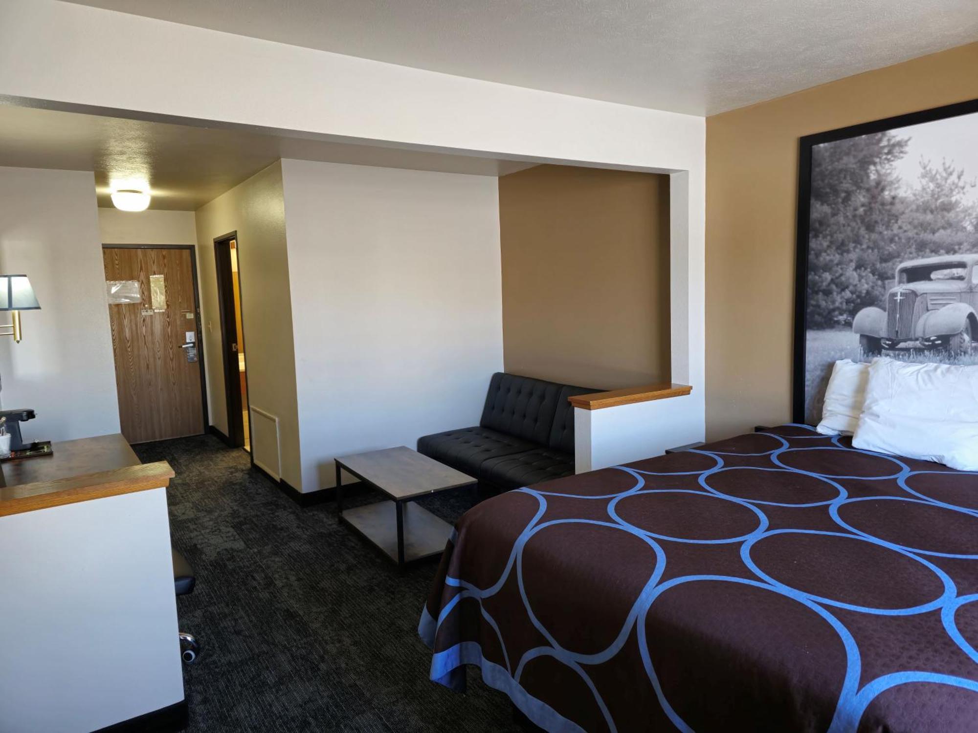 Amerivu Inn And Suites Shawano Wi Kültér fotó
